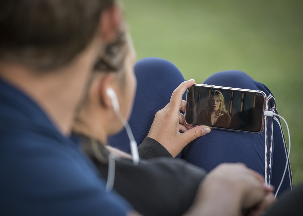 Top 5 Reasons Video Streamers Choose Our Smart DNS Proxy for Blazing Fast VPN